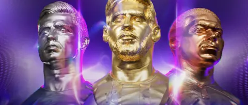 Tres figuras de futbolistas con efecto metálico en tonos plateado, dorado y bronce sobre fondo morado con luces futuristas